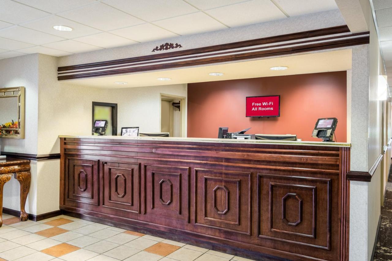 Red Roof Inn Хендерсънвил Екстериор снимка