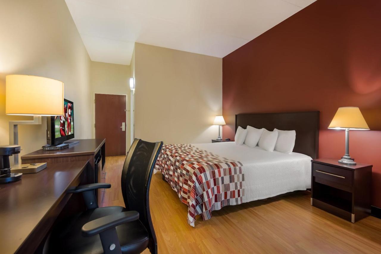 Red Roof Inn Хендерсънвил Екстериор снимка