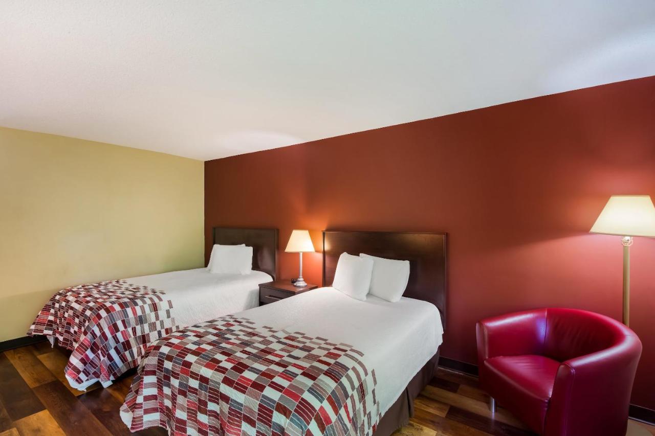 Red Roof Inn Хендерсънвил Екстериор снимка